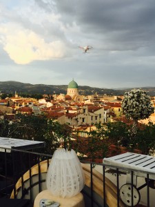 On the red roofs of Florence: a drone is in the air!